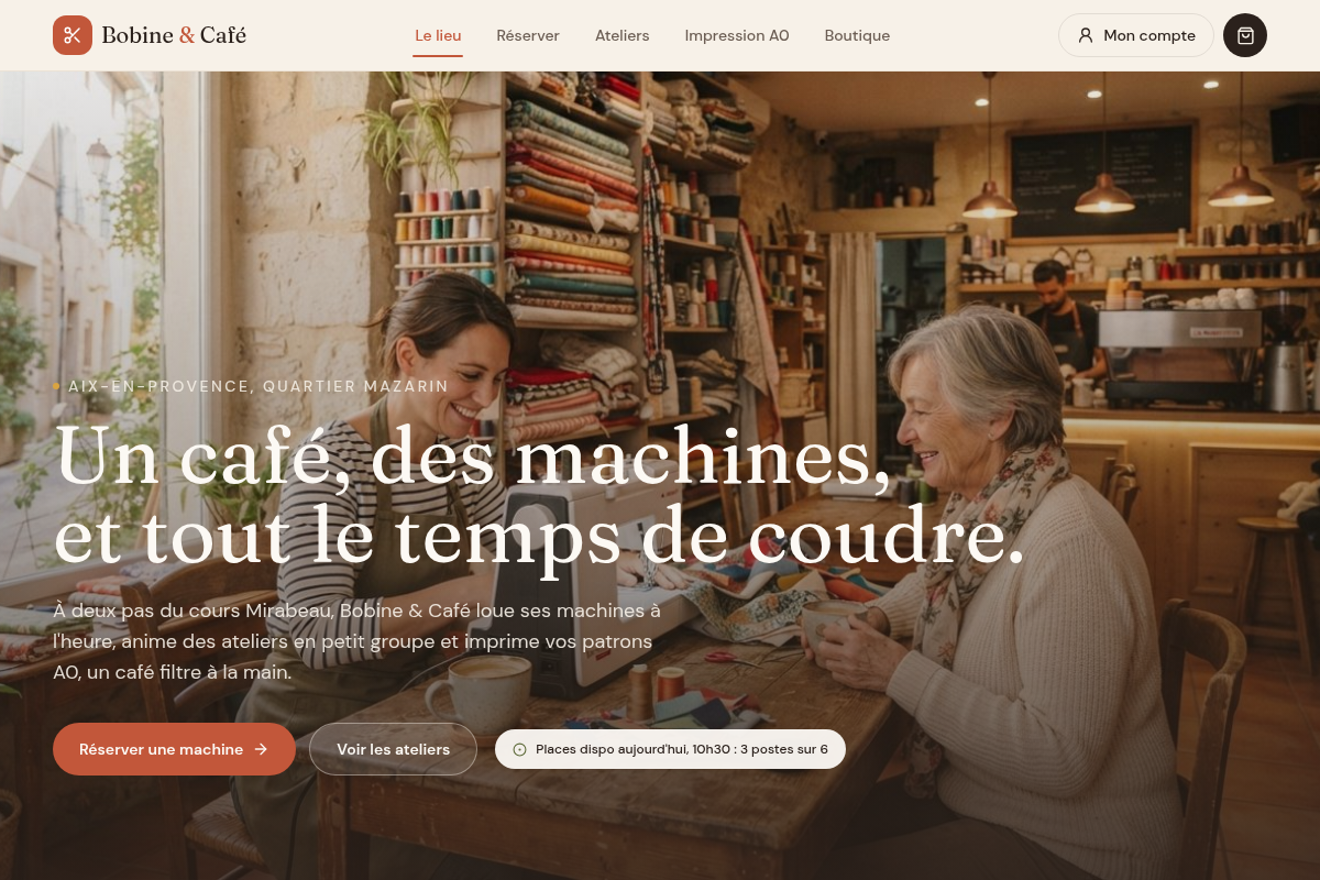 Vitrine du café-couture, accroche et lieu